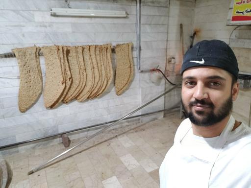عکس نانوایی سنگکی برکت