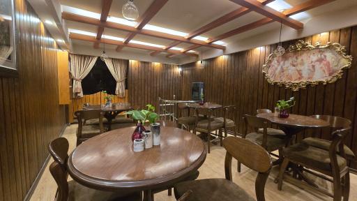 عکس کافی شاپ صبحونه گریت شاندیز