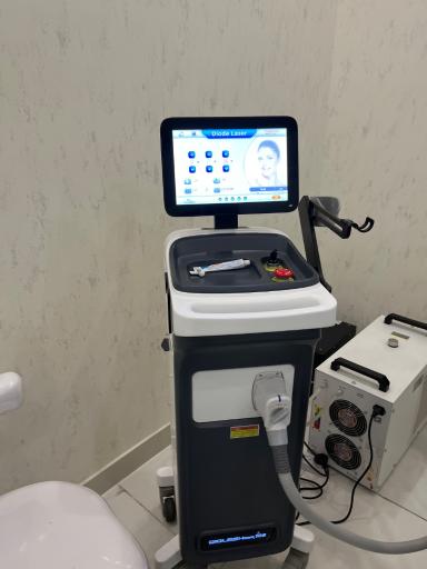 عکس مرکز پوست مو و لیزر آلفا