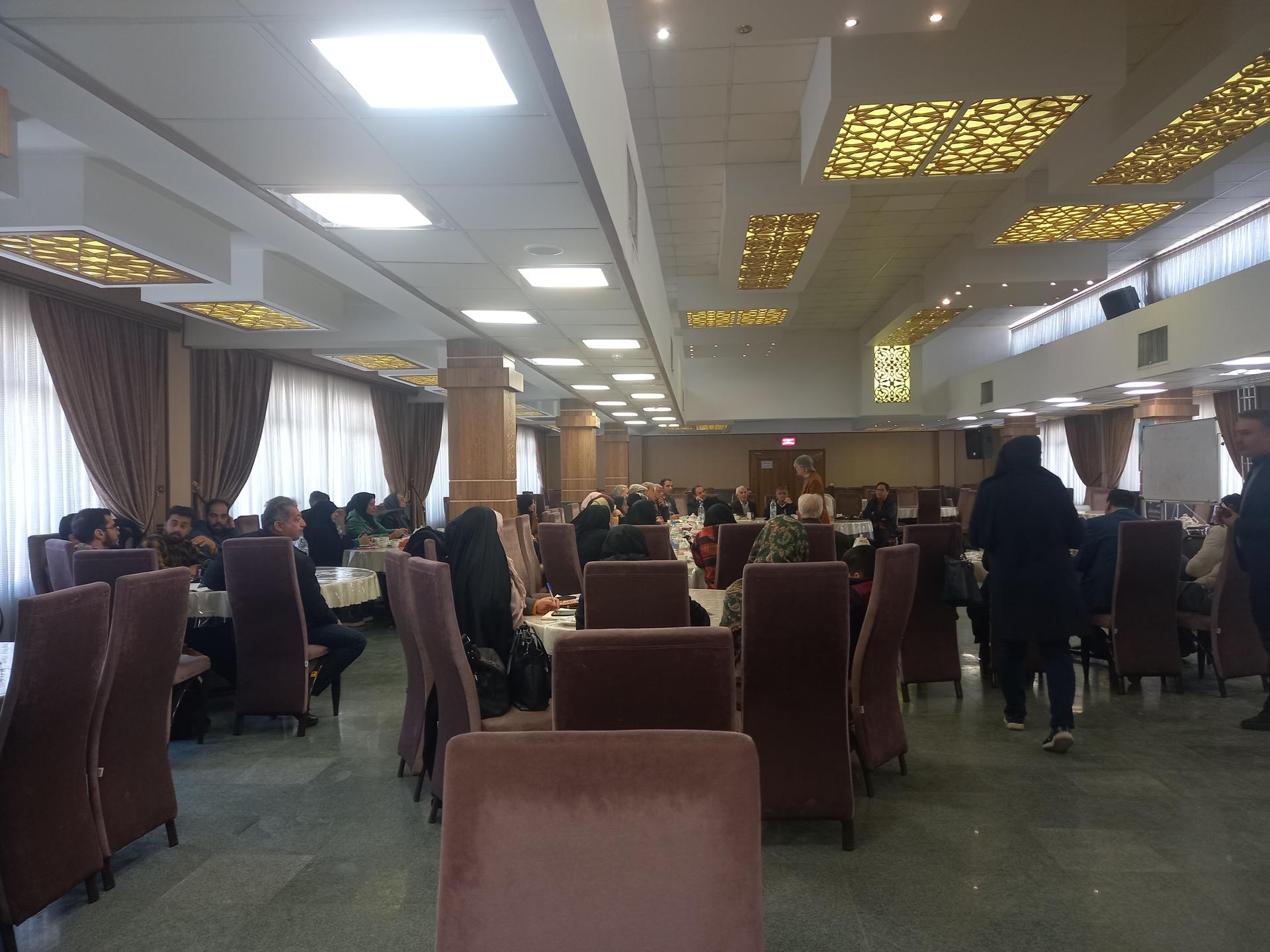 عکس تالار شهرداری پارک لاله