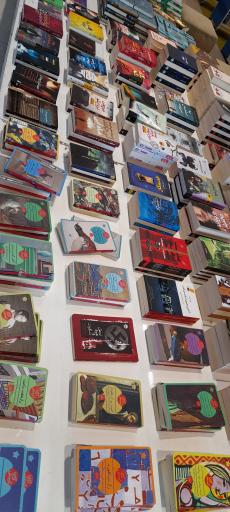 عکس فروشگاه کتاب بزرگسال باغ کتاب