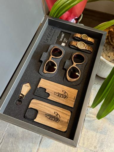 عکس ساعت مچی چوبی بینوکیو