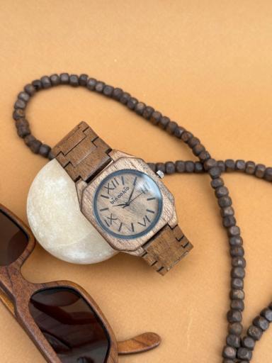 عکس ساعت مچی چوبی بینوکیو