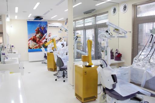 عکس کلینیک دندان پزشکی کاخ