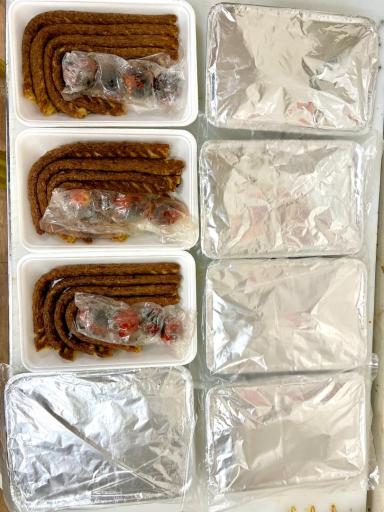 عکس خیریه رضا دهقان آشپز خانه امام حسین مهد کباب