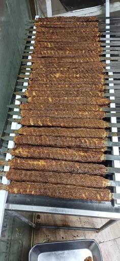 عکس خیریه رضا دهقان آشپز خانه امام حسین مهد کباب