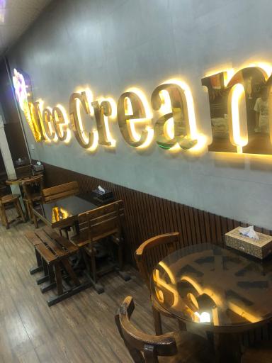 عکس آبمیوه و بستنی اسکوپ