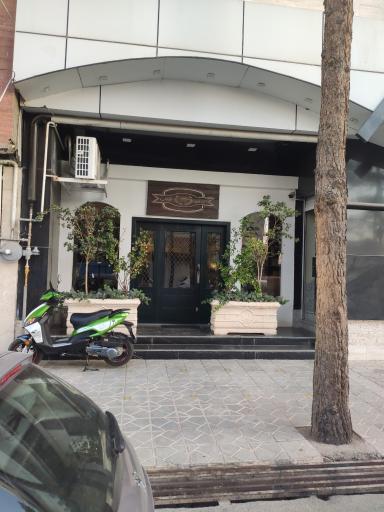 عکس کافه انقلاب