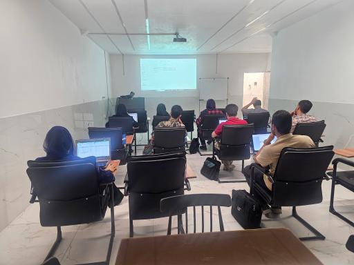 عکس هلدینگ کارآفرینی گهرکارامشاور
