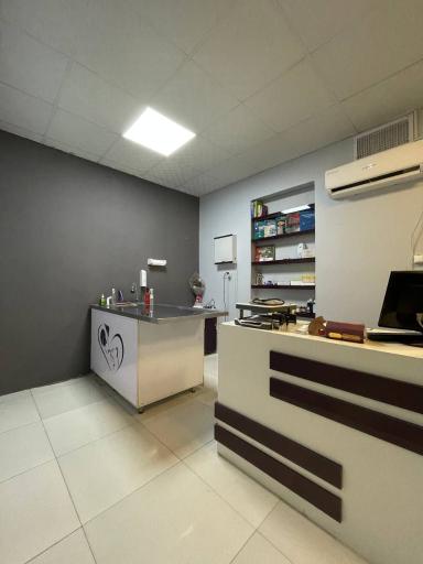 عکس کلینیک حیوانات خانگی امید