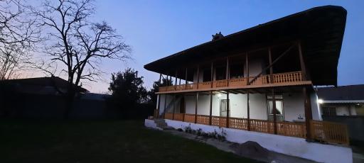 عکس تالار خانه سنتی خیرخواه