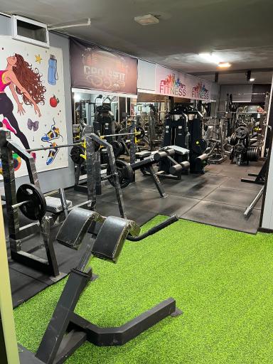 عکس باشگاه بدنسازی بی نهایت