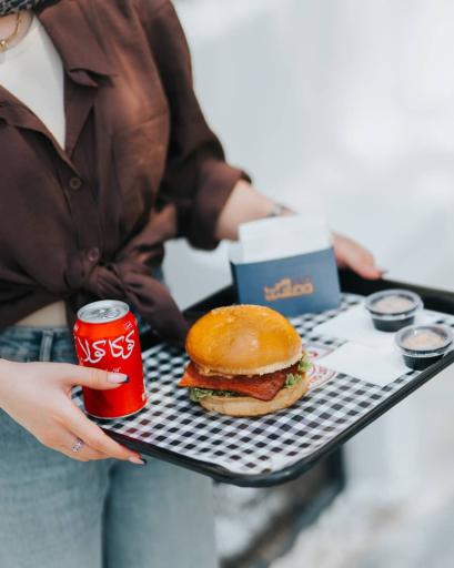 عکس برگر شاپ هشت سی