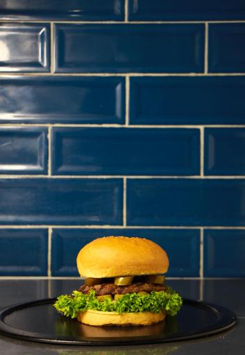 عکس برگر شاپ هشت سی