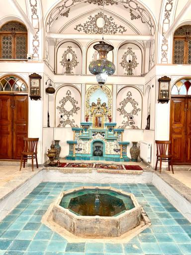 عکس عمارت زرتاج