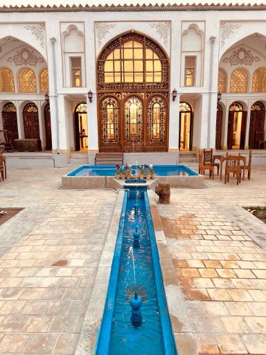 عکس عمارت زرتاج