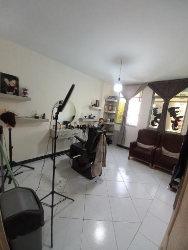 عکس آرایشگاه نیما