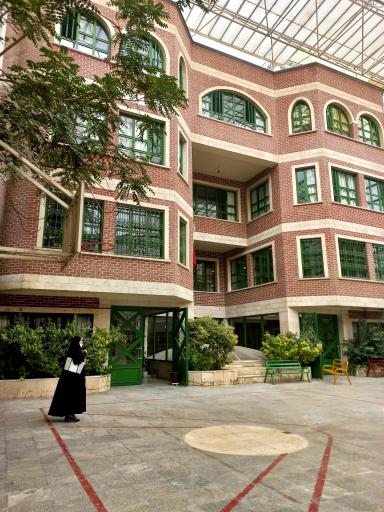 عکس دبیرستان مفید دخترانه دوره اول