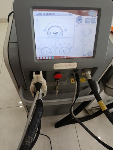 خدمات لیزر موهای زاید سنتر لیز