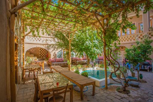 هتل سنتی خانه نقلی