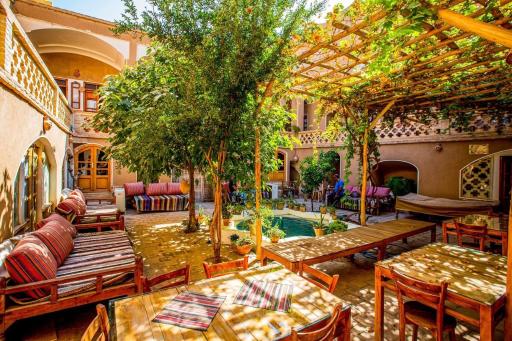 هتل سنتی خانه نقلی