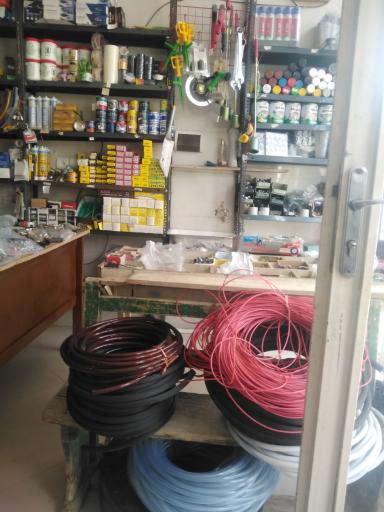 عکس رنگ و ابزار سلمانی