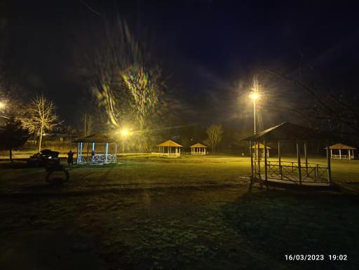 عکس آلاچیق اسکان مسافر