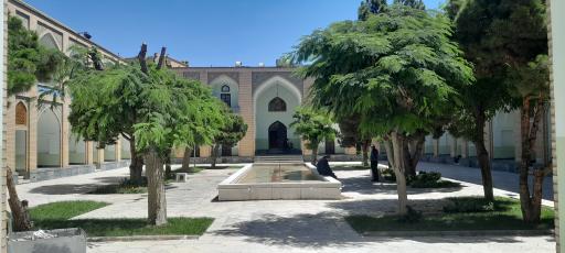 عکس مدرسه علمیه خیرات خان (مؤسسه عالی فقاهت عالم آل محمد (ع)