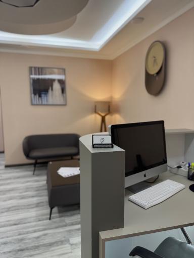 عکس دندانپزشكی دكتر ارسطو ميرمويد