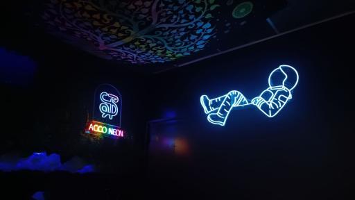 عکس آکو نئون