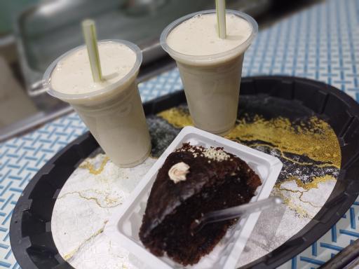 عکس آبمیوه و بستنی مانی ما