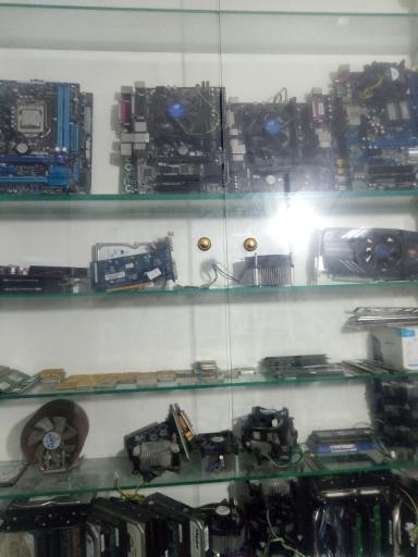 عکس خدمات الکترونیک کامپیوتر واحد