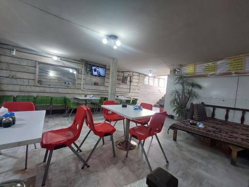 عکس رستوران و تهیه غذای خاطره ی امین