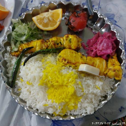 عکس رستوران و تهیه غذای خاطره ی امین