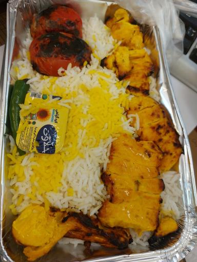 عکس رستوران و تهیه غذای خاطره ی امین