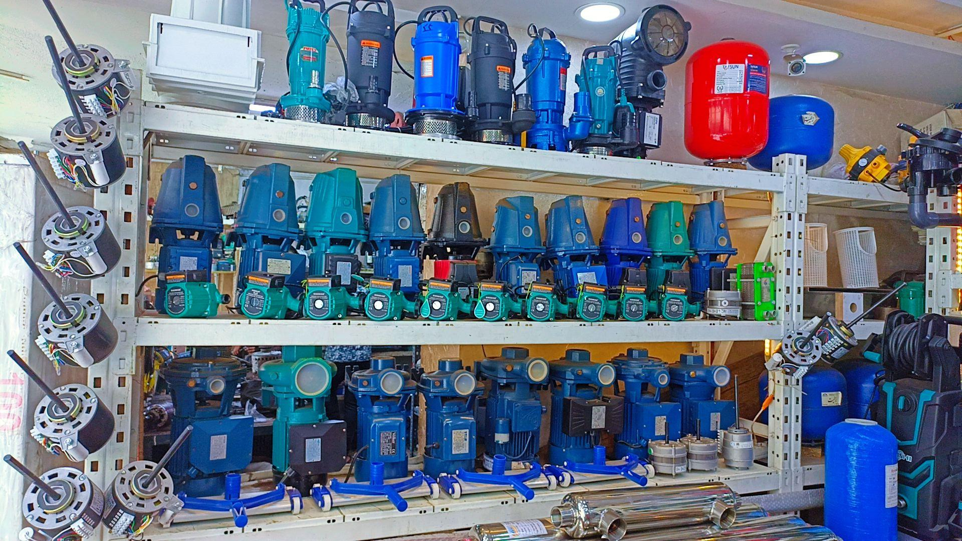 عکس پمپ نوین صادق نژاد