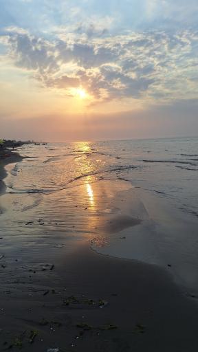 عکس پلاژ تفریحی و ساحلی تسلا