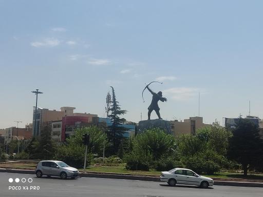 عکس مجسمه آرش کمانگیر 