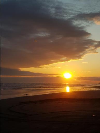 عکس پلاژ تفریحی و ساحلی تسلا