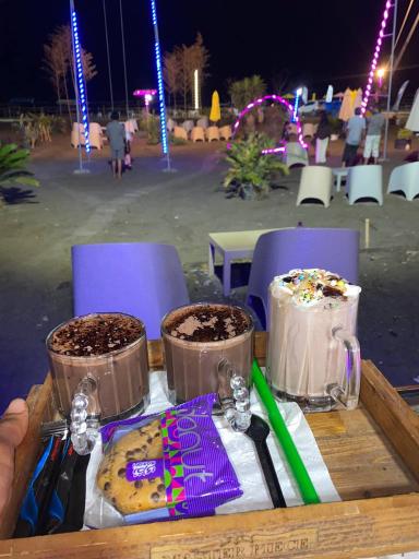 عکس پلاژ تفریحی و ساحلی تسلا