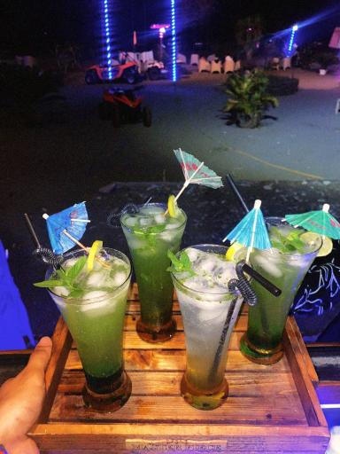 عکس پلاژ تفریحی و ساحلی تسلا