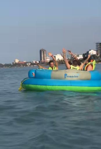 عکس پلاژ تفریحی و ساحلی تسلا