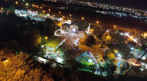 عکس شهربازی لاله