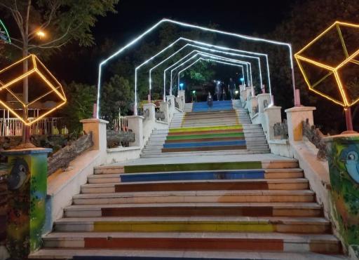 عکس شهربازی لاله