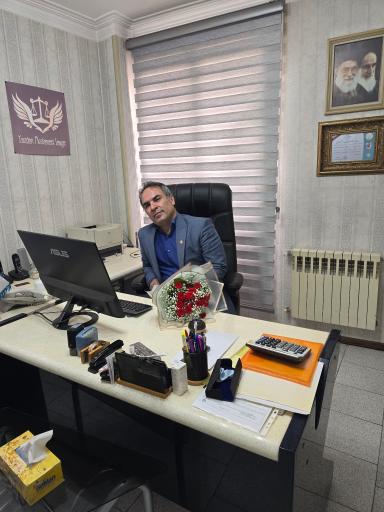 عکس یزدان روشنائی وکیل پایه یک دادگستری