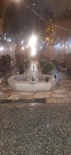 عکس باغچه رستوران قاجاری