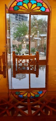 عکس باغچه رستوران قاجاری