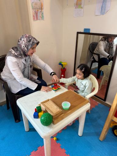 عکس کلینیک کاردرمانی ققنوس مشهد