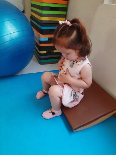 عکس کلینیک کاردرمانی ققنوس مشهد