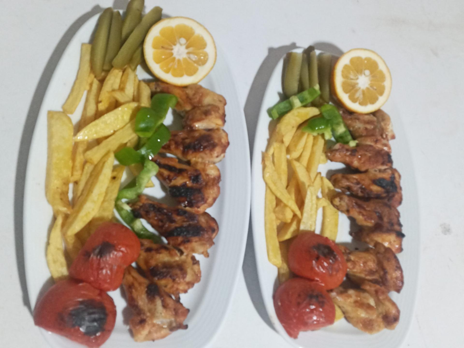 عکس سفره خانه طبیعت آستارا